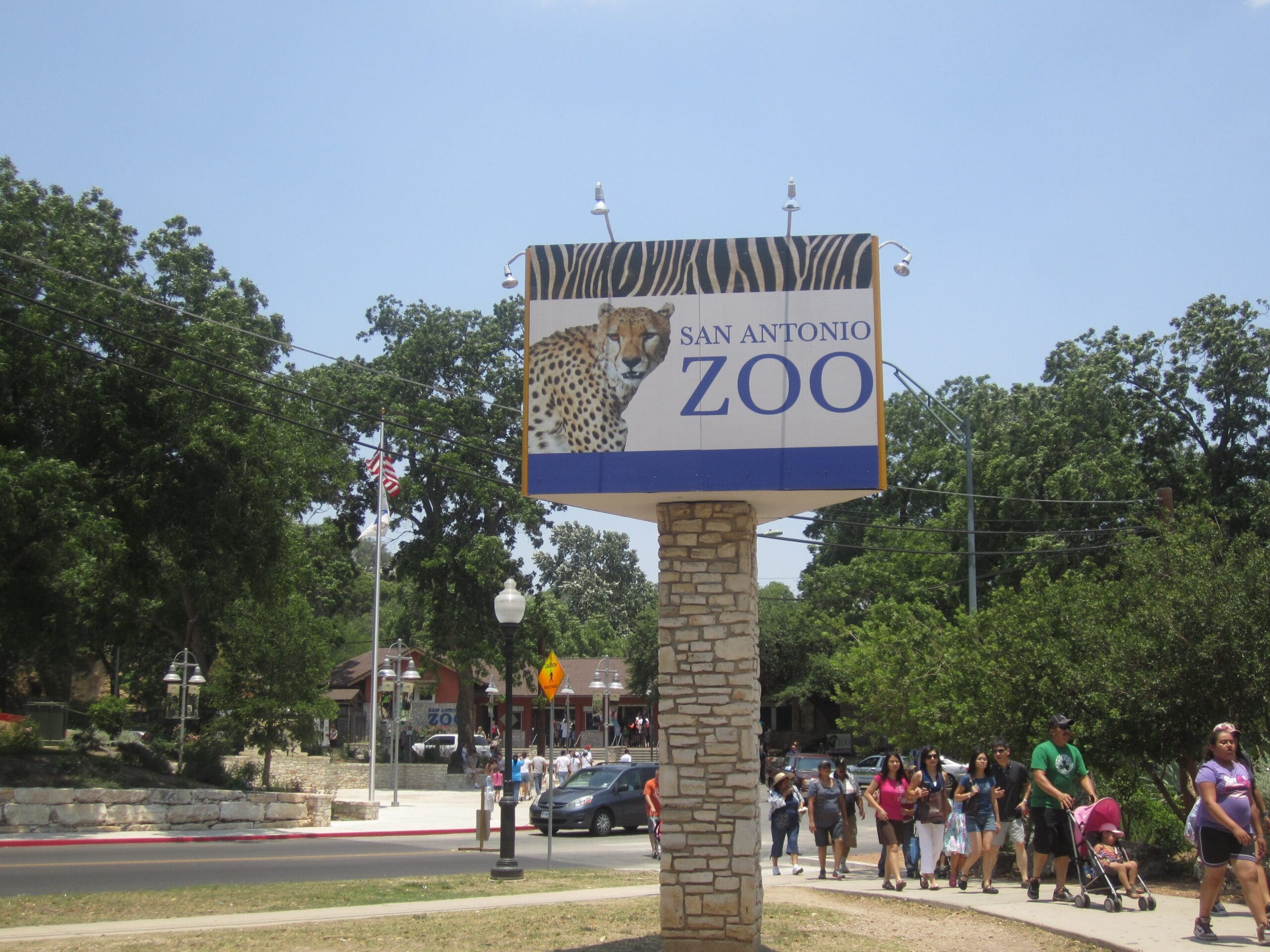 Entrance to San Antonio Zoo